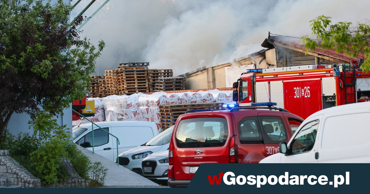 Płonie hala magazynowa w Łodzi