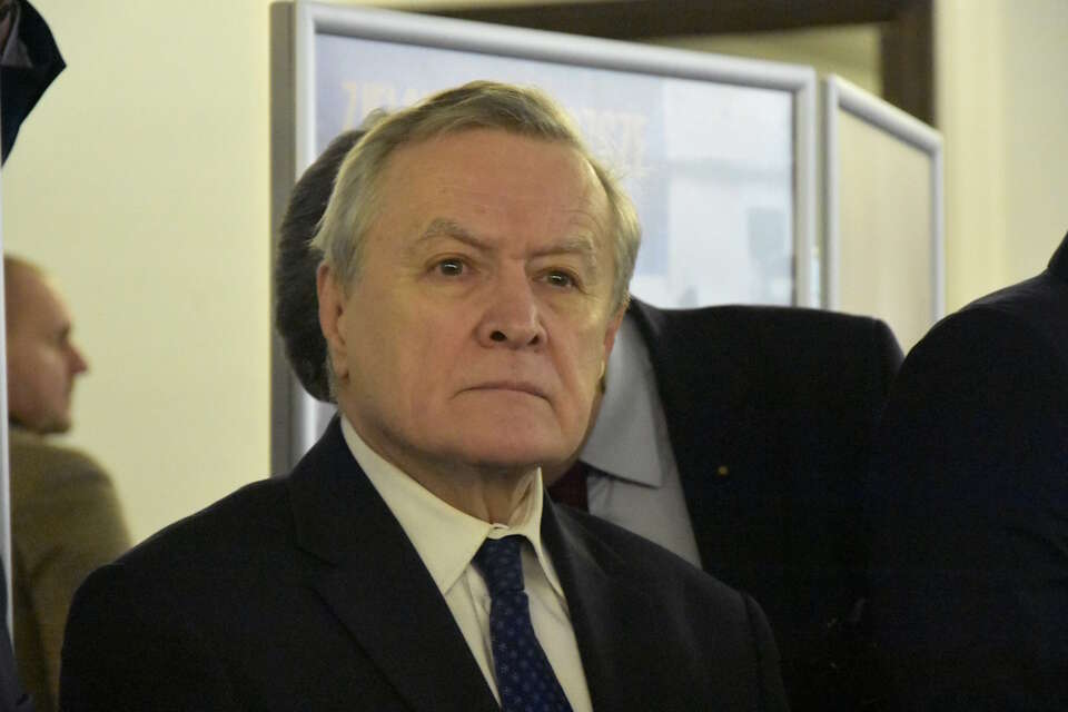 Wrzaski na miesięcznicy. O to Tusk modlił się u papieża?
