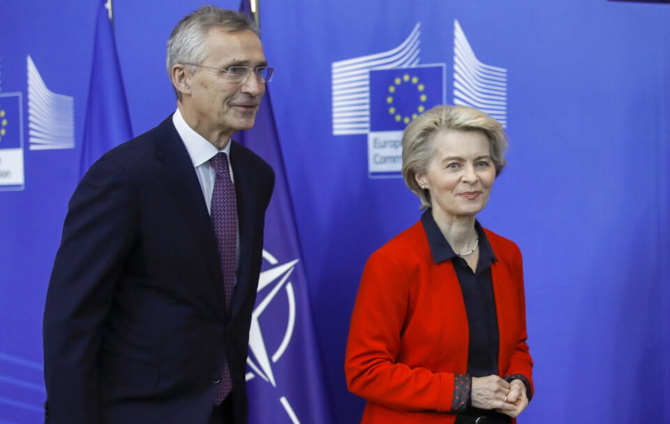 Stoltenberg i Ursula von der Leyen / autor: PAP/EPA
