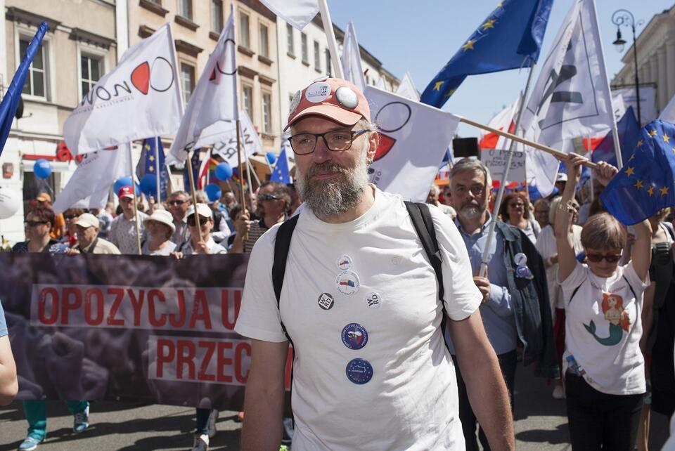 Mateusz Kijowski na "Marszu Wolności" w 2018 r. / autor: Fratria