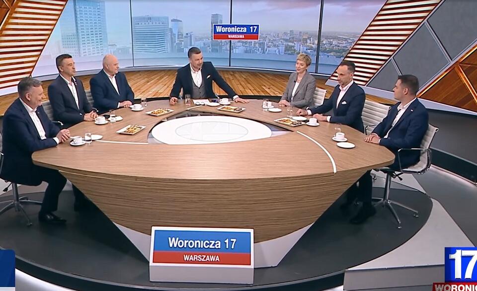 Michał Rachoń i goście programu "Woronicza 17" / autor: screen TVP Info