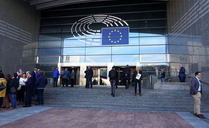 Wejście do siedziby Parlamentu Europejskiego w Brukseli / autor: Fratria /MK 