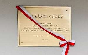 Jedna z Tablic Pamięci Ofiar „Rzezi Wołyńskiej” / autor: FB/Jarosław Stawiarski