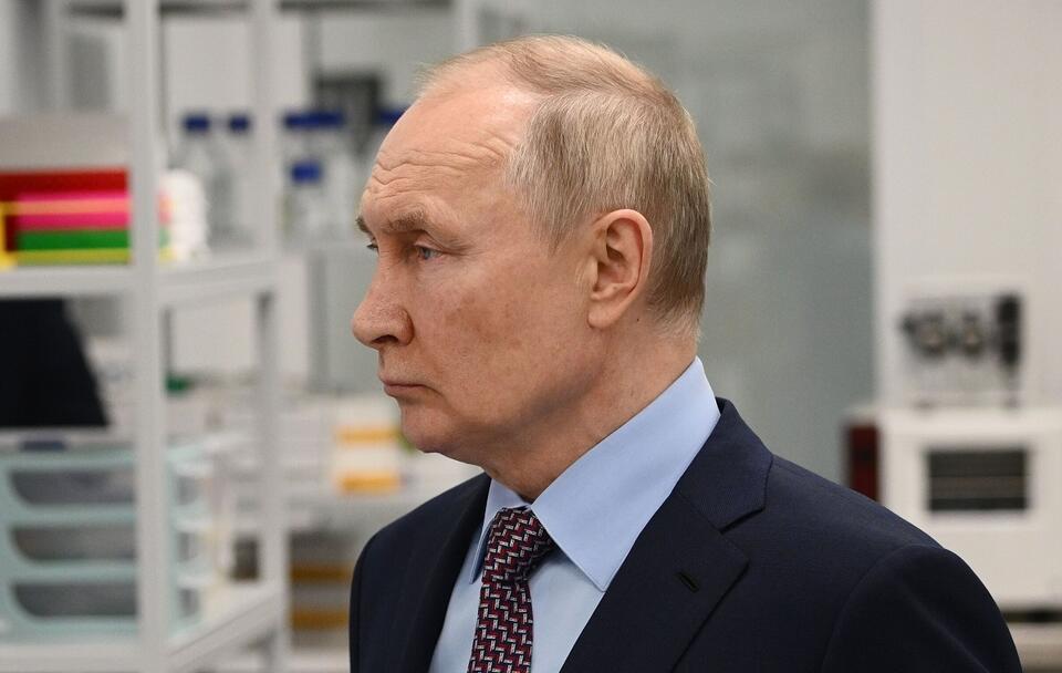 Nieoficjalnie: Putin upadł ze schodów! Doznał stłuczeń