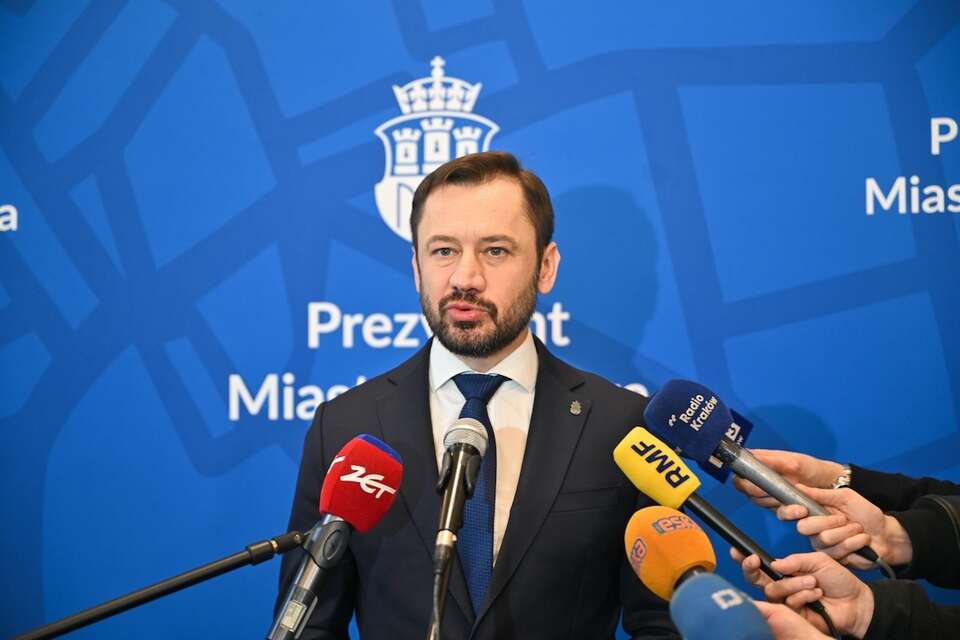 Prezydent Krakowa Aleksander Miszalski podczas konfrencji prasowej w siedzibie Urzędu Miasta Krakowa. / autor:  PAP/Art Service