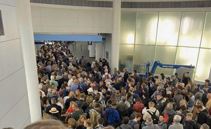 Tłum na międzynarodowym lotnisku O'Hare w Chicago