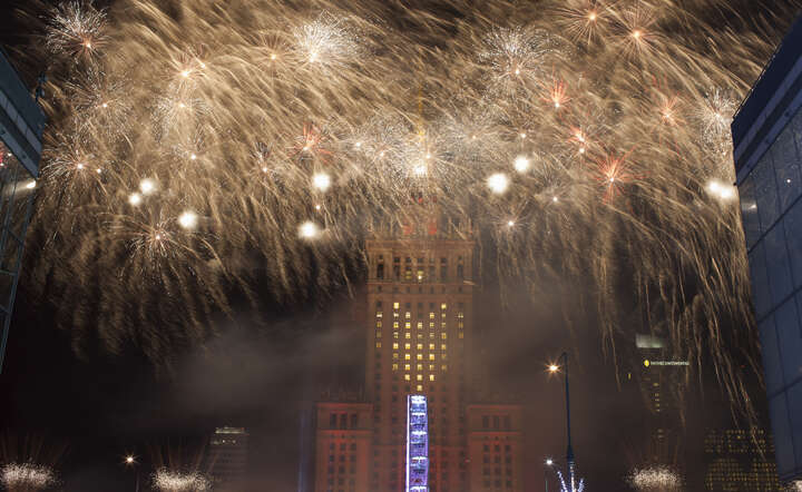 Pokaz fajerwerków w centrum Warszawy / autor: Fratria / Andrzej Wiktor