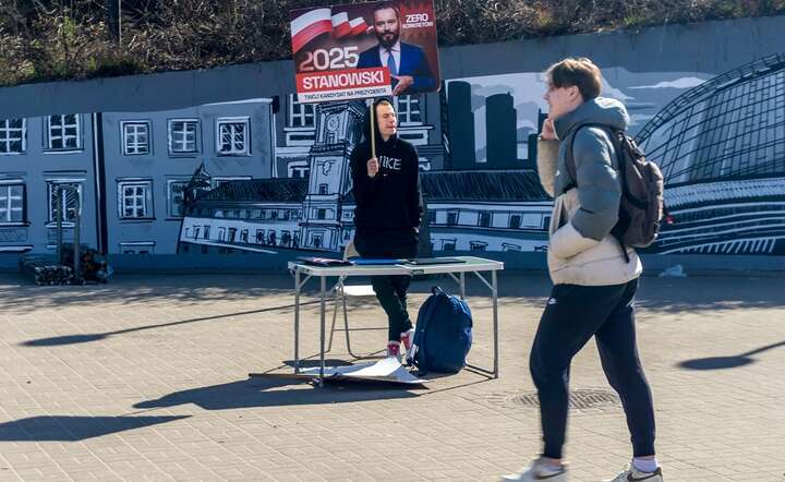 Kampania prezydencka - zbierania głosów poparcia dla Krzysztofa Stanowskiego / autor: Fratria /LS