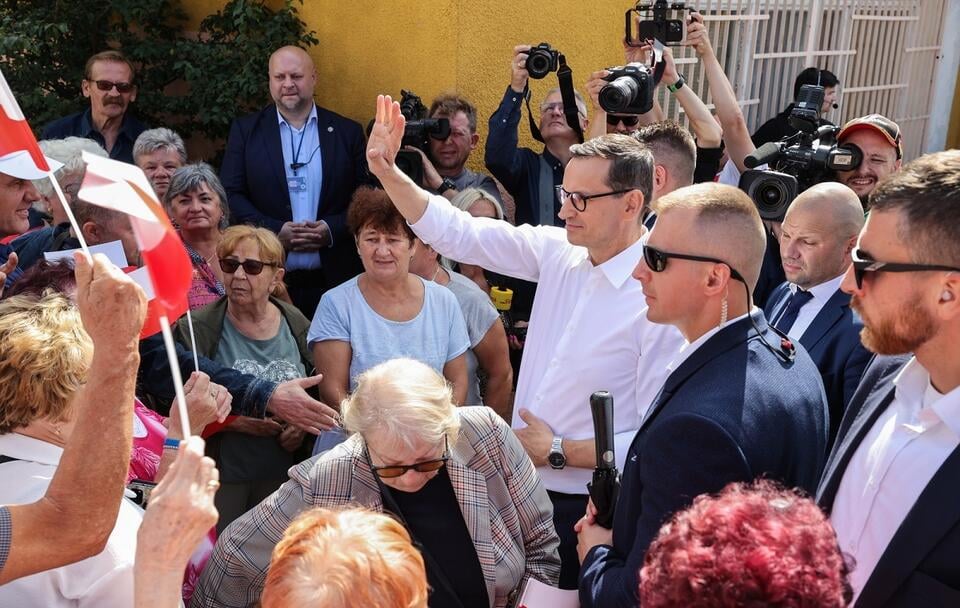 Premier na spotkaniu z mieszkańcami Tomaszowa Mazowieckiego / autor: PAP/Marian Zubrzycki