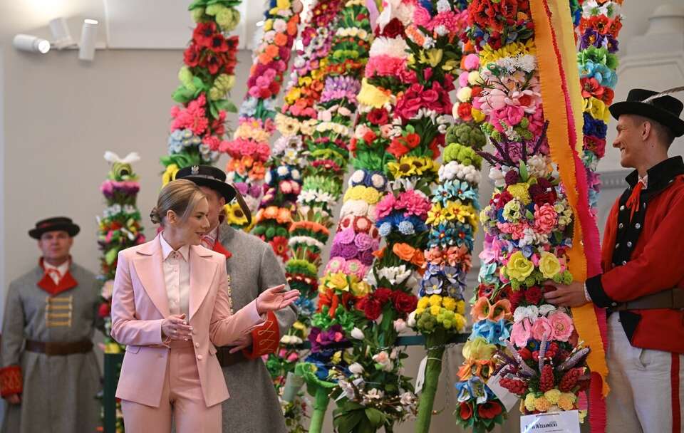 Pierwsza Dama Marta Nawrocka na prezentacji palm wielkanocnych w Pałacu Prezydenckim w Warszawie w Niedzielę Palmową / autor: PAP/Marcin Obara