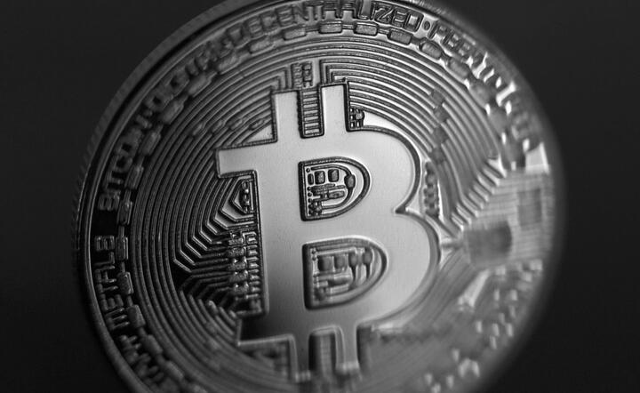 Bitcoin legalny, ale ryzykowny