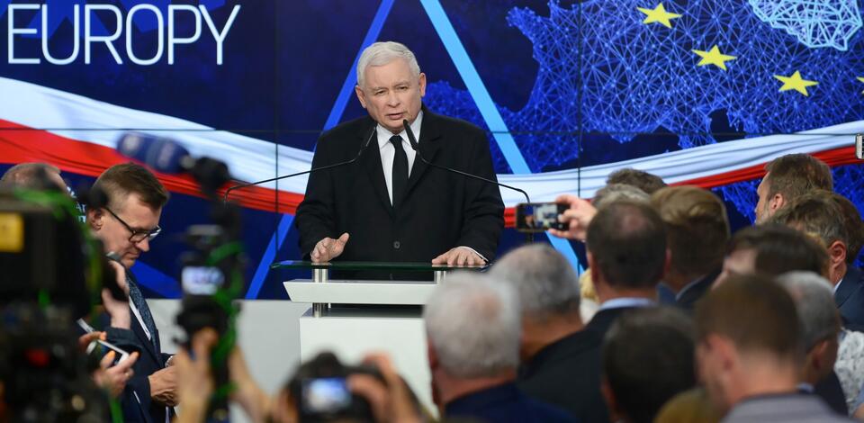 Jarosław Kaczyński w czasie wieczoru wyborczego / autor:  PAP/Jakub Kamiński
