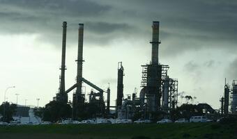 Ropa drożeje przed nalotami na Syrię