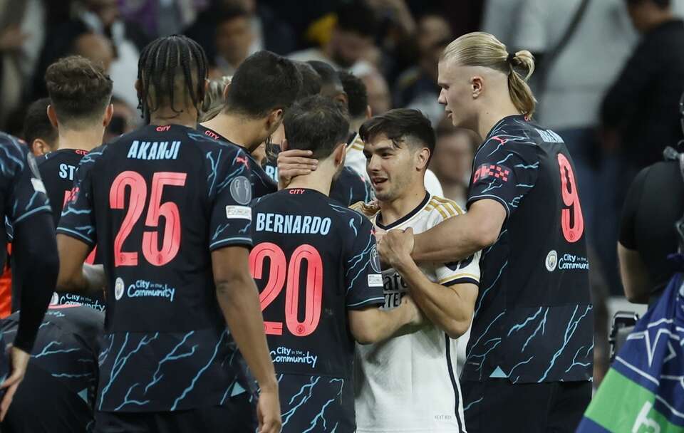 Wielkie emocje podczas meczu Realu z City! / autor: PAP/EPA/JuanJo Martin