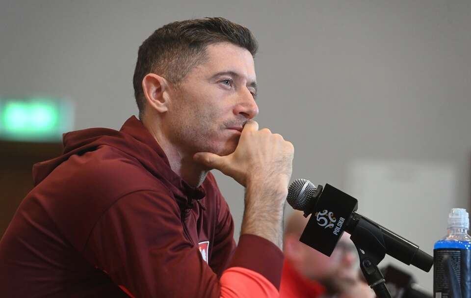 Robert Lewandowski przyznał, że czuje wielką dumę z tego, że mógł rozpalić biało-czerwone światła w Nowym Jorku. / autor:  PAP/Piotr Nowak