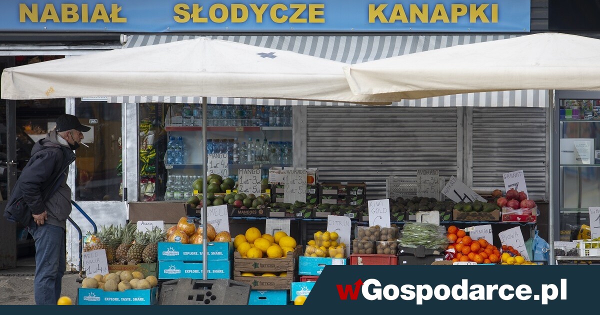Dramat! Pustoszeją małe, osiedlowe sklepy