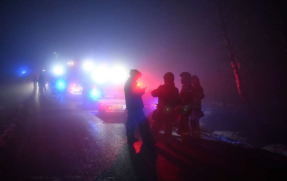 oszło do katastrofy śmigłowca okolicach miejscowości Malawa. / autor: PAP/Darek Delmanowicz