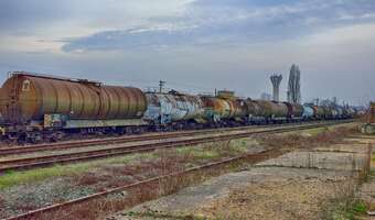 Złe wieści z rynku ropy. Znów 100 dol. za baryłkę