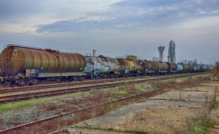 Ceny ropy rosną na skutek impasu na Bliskim Wschodzie / autor: Pixabay