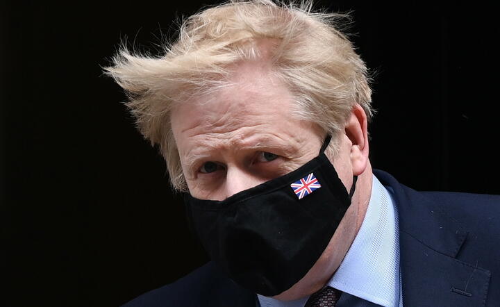 Brytyjski premier Boris Johnson / autor: PAP/EPA/ANDY RAIN