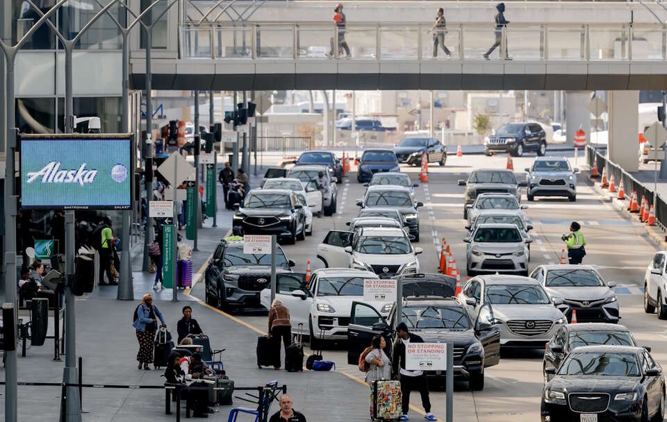 Oznaki spowolnienia gospodarczego na rynku pracy  / autor: PAP/EPA/ERIK S. LESSER