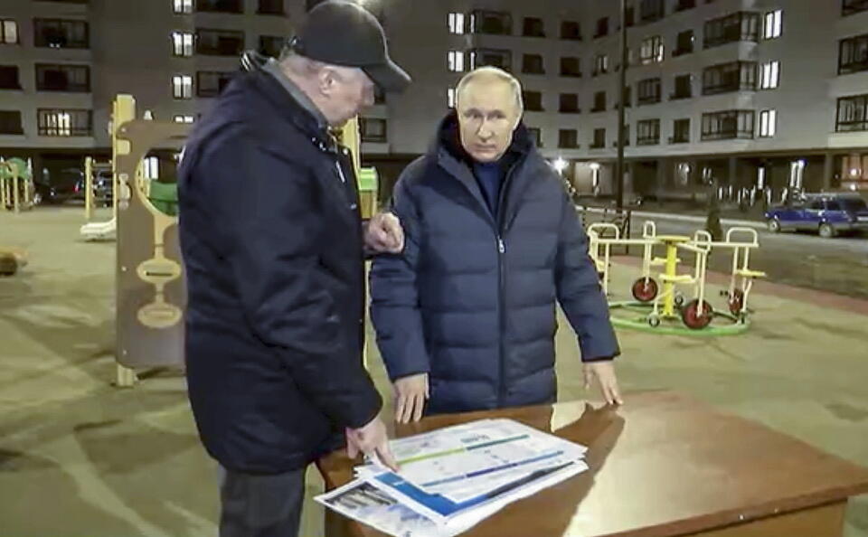 Putin w Mariupolu / autor: PAP/EPA/RUSSIAN PRESIDENT PRESS SERVICE/HANDOUT HANDOUT