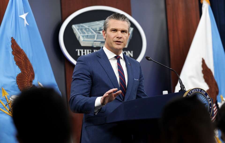 szef Pentagonu Pete Hegseth stwierdził, że cele USA w Iranie są jasno określone.  / autor: EPA/WILL OLIVER Dostawca: PAP/EPA.