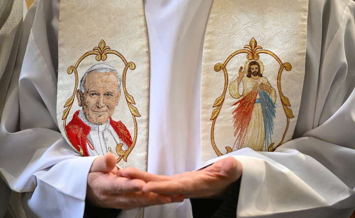 Msza Krzyżma Świętego w Wielki Czwartek, w bazylice archikatedralnej w Warszawie / autor: PAP/Radek Pietruszka