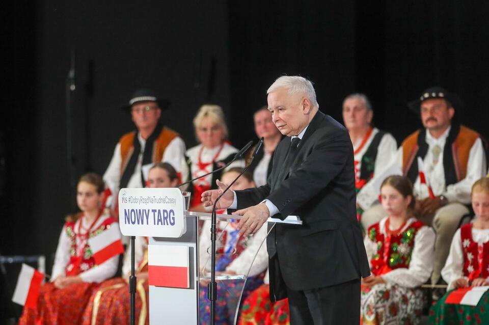 Prezes Prawa i Sprawiedliwości Jarosław Kaczyński podczas spotkania z mieszkańcami Nowego Targu / autor: PAP/Grzegorz Momot