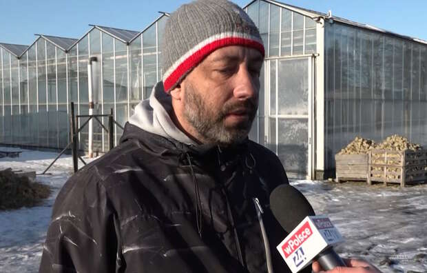 mróz pogrzebał dorobek z życia rolnika z Dubielna - Pawła Ogrodnika. Przez brak zasilania jego gospodarstwo stanęło na krawędzi. / autor: Telewizja wPolsce24