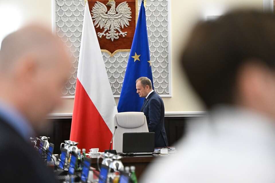 Premier Donald Tusk przed posiedzeniem rządu w KPRM / autor: PAP/Radek Pietruszka