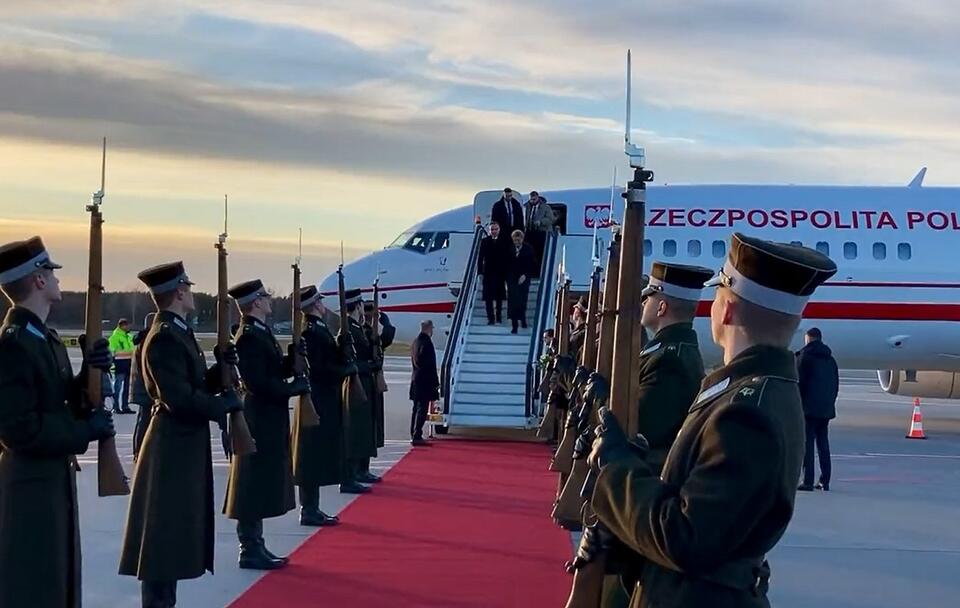 Przywitanie pary prezydenckiej na Łotwie / autor: screenshot Twitter Kancelaria Prezydenta
