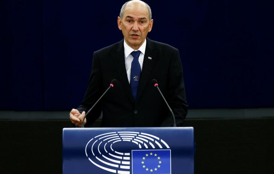 Premier Janša podczas przemówienia w Parlamencie Europejskim / autor: PAP/EPA/CHRISTIAN HARTMANN / POOL