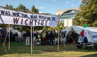 Aktywiści klimatyczni jak terroryści - chcą sparaliżować Berlin