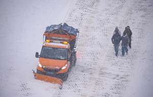 IMGW wydał alerty I stopnia przed silnym mrozem i gęstą mgłą. / autor:  PAP/Leszek Szymański