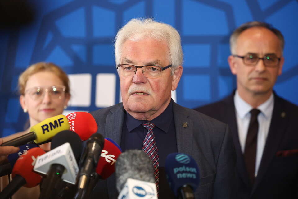 Wiceprezydent Krakowa Stanisław Kracik podczas konferencji prasowej w Krakowie / autor: PAP/Art Service