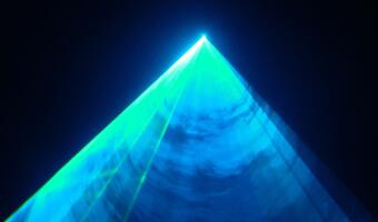 W Polsce powstał pierwszy na świecie laser polimerowy zasilany elektrycznie