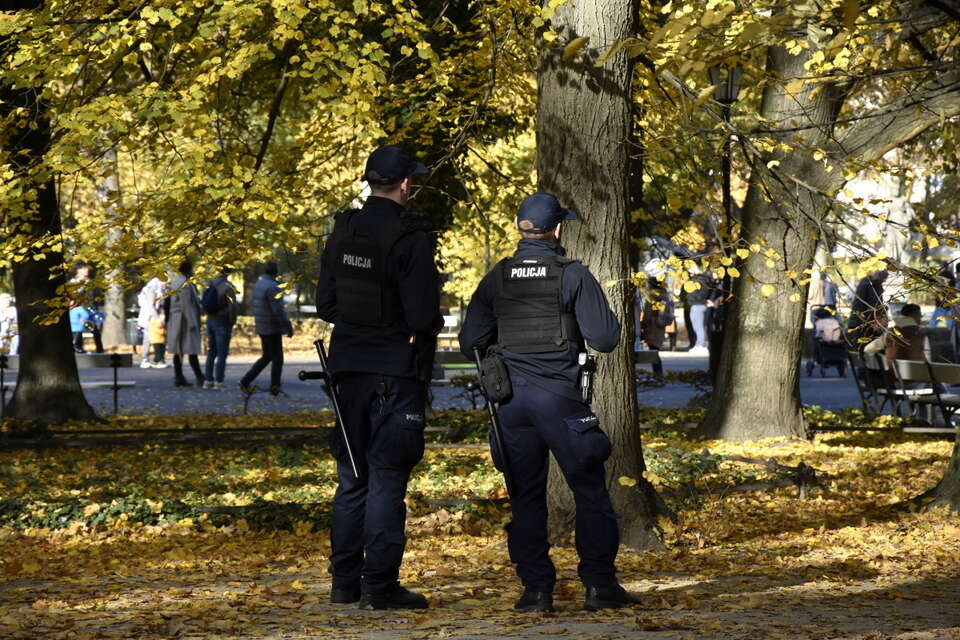Funkcjonariusze policji / autor: Fratria