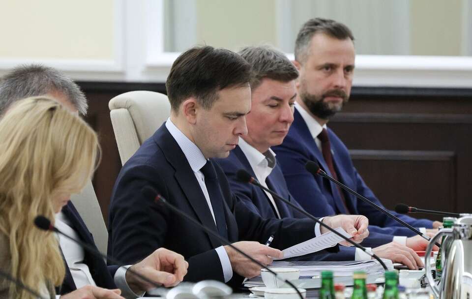 Andrzej Domański, Jan Grabiec i Władysław Kosiniak-Kamysz na posiedzeniu rządu w KPRM w Warszawie / autor: PAP/Paweł Supernak