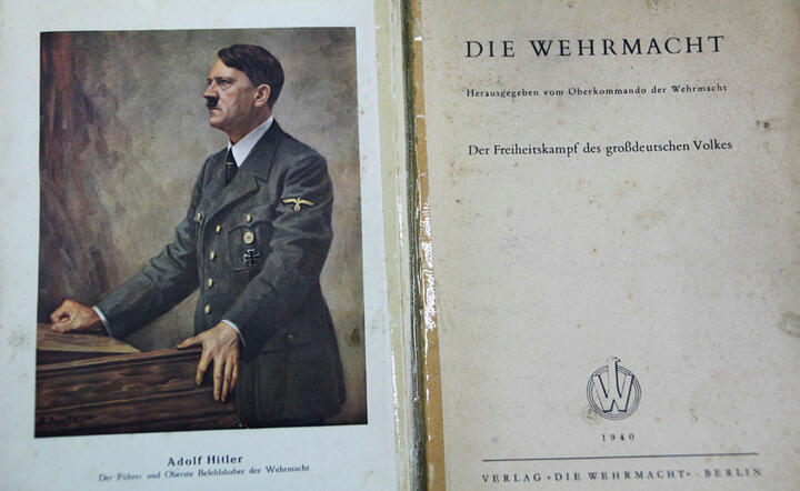 Hitler / autor: Fratria