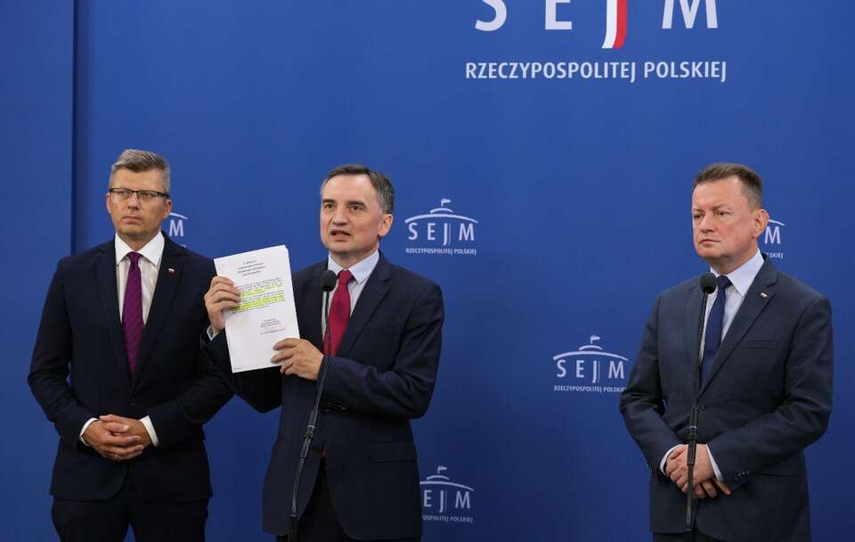 Marcin Warchoł, Zbigniew Ziobro i Mariusz Błaszczak / autor: PAP/Paweł Supernak