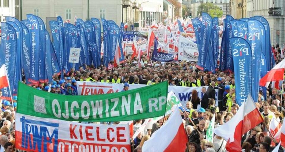 Marsz "Obudź się, Polsko". Fot. Andrzej Hrechorowicz