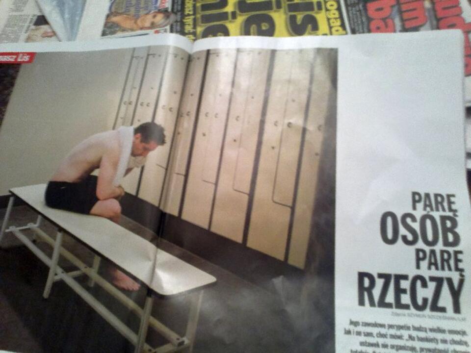 Wywiad jest ilustrowany różnymi dziwnymi zdjęciami. Fot. wPolityce.pl