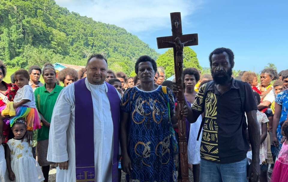 Misje na krańcu świata. Codzienność polskiego misjonarza w Papui-Nowej Gwinei / autor: Vatican Media 