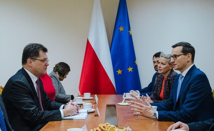 Szef rządu Mateusz Morawiecki spotkał się w Polsce z unijnym komisarzem ds. zarządzania kryzysowego Janezem Lenarcziczem / autor: Twitter/Kancelaria Premiera