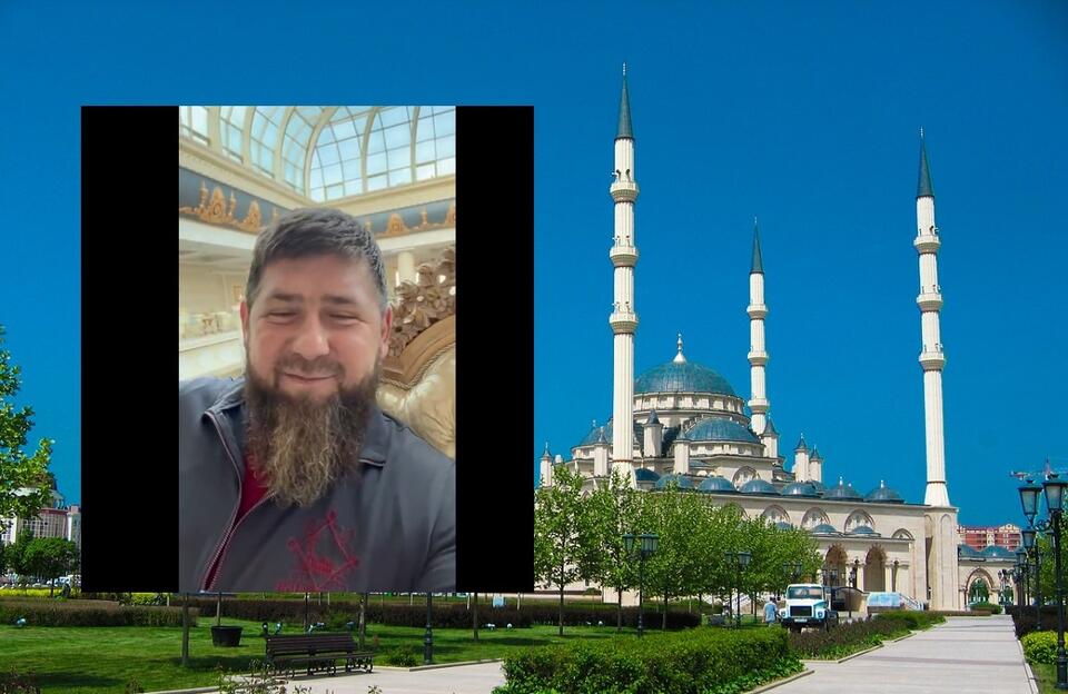 W tle - meczet Achmata Kadyrowa w Groznym, stolicy Czeczenii / autor: Pixabay/Twitter