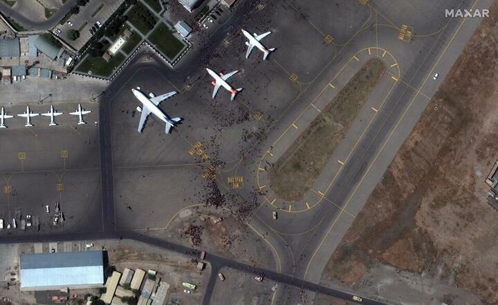 Zdjęcie satelitarne z lotniska w Kabulu / autor: PAP/EPA
