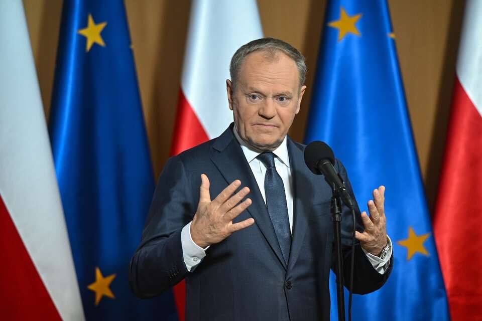 Tusk bagatelizuje sprawę kontaktów Czarzastego