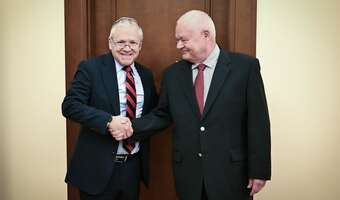 Prezes NBP z ambasadorem USA o finansach i złocie