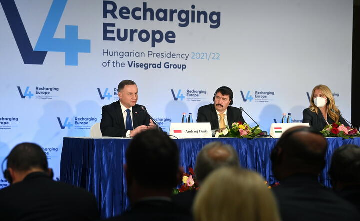 Prezydenci: RP Andrzej Duda, Węgier Janos Ader oraz Słowacji Zuzana Caputova / autor: fotoserwis PAP